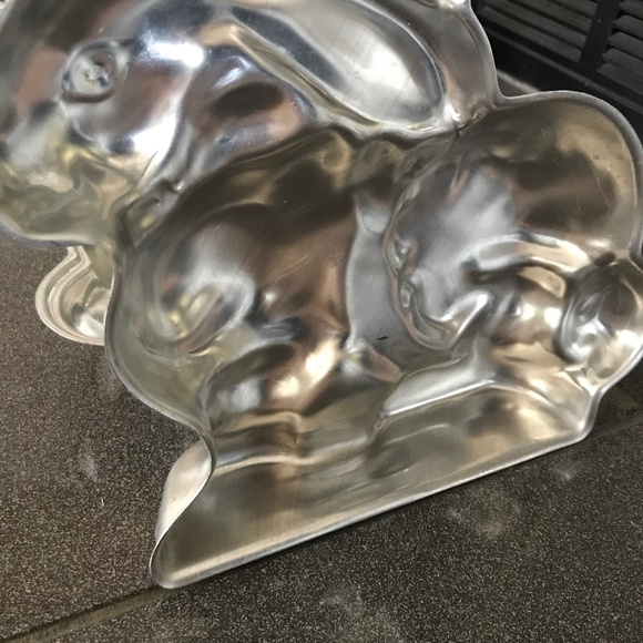 Vintage 3D Bunny Cake Mold - Picture 2 of 4